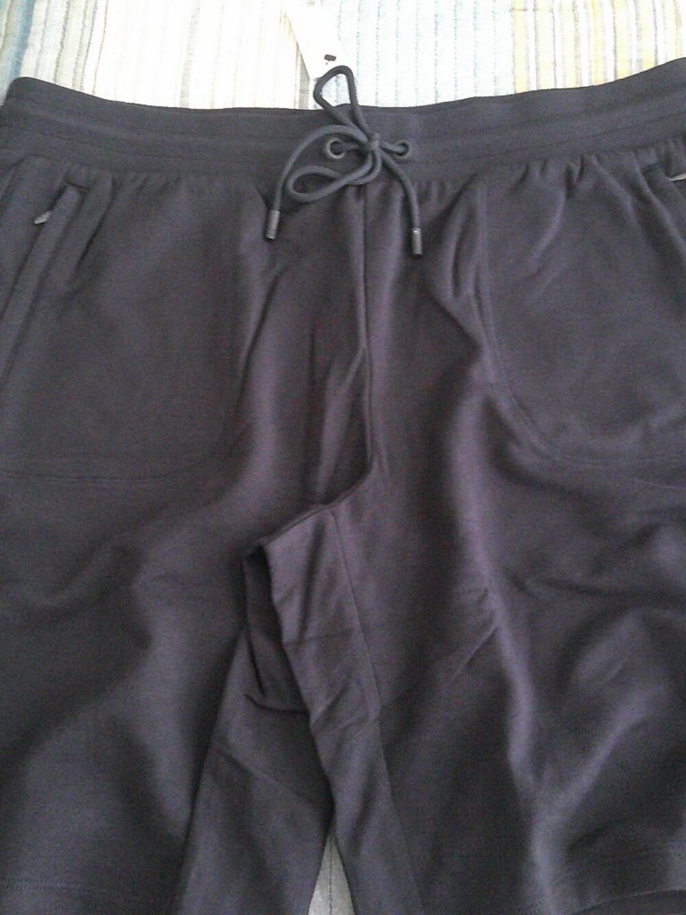 T By Talbots Navy  knit shorts with front zippered pockets  Size Large NWT